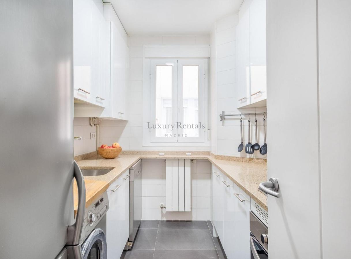Charming 2-Bedroom Apartment In Retiro Perfect Madrid Location 외부 사진