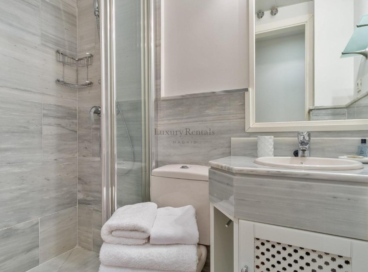 Charming 2-Bedroom Apartment In Retiro Perfect Madrid Location 외부 사진